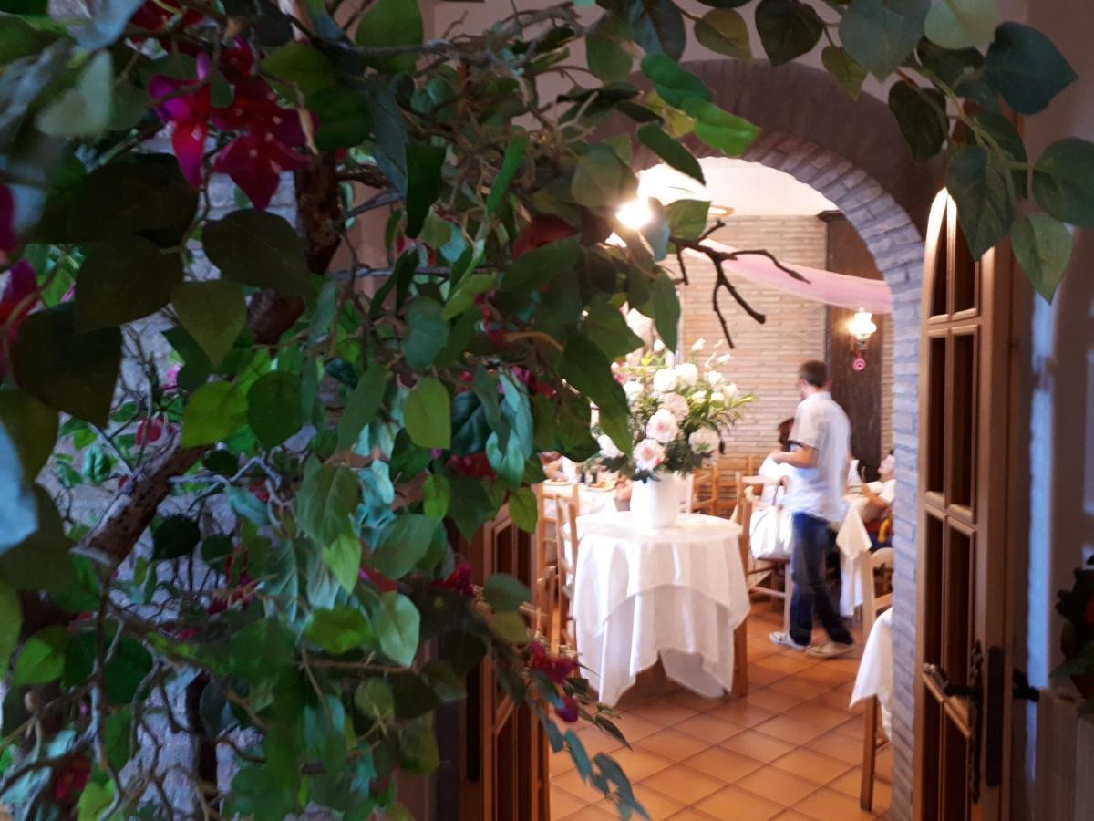 Hotel Villa Laura Rimini Bagian luar foto