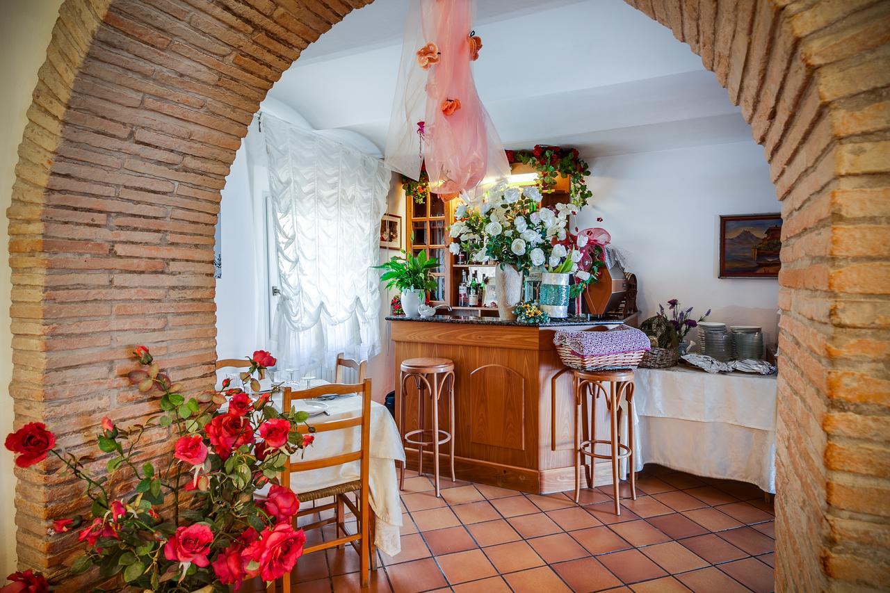 Hotel Villa Laura Rimini Bagian luar foto
